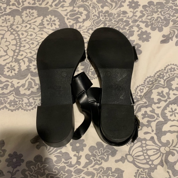 Sandals - Picture 2 of 2